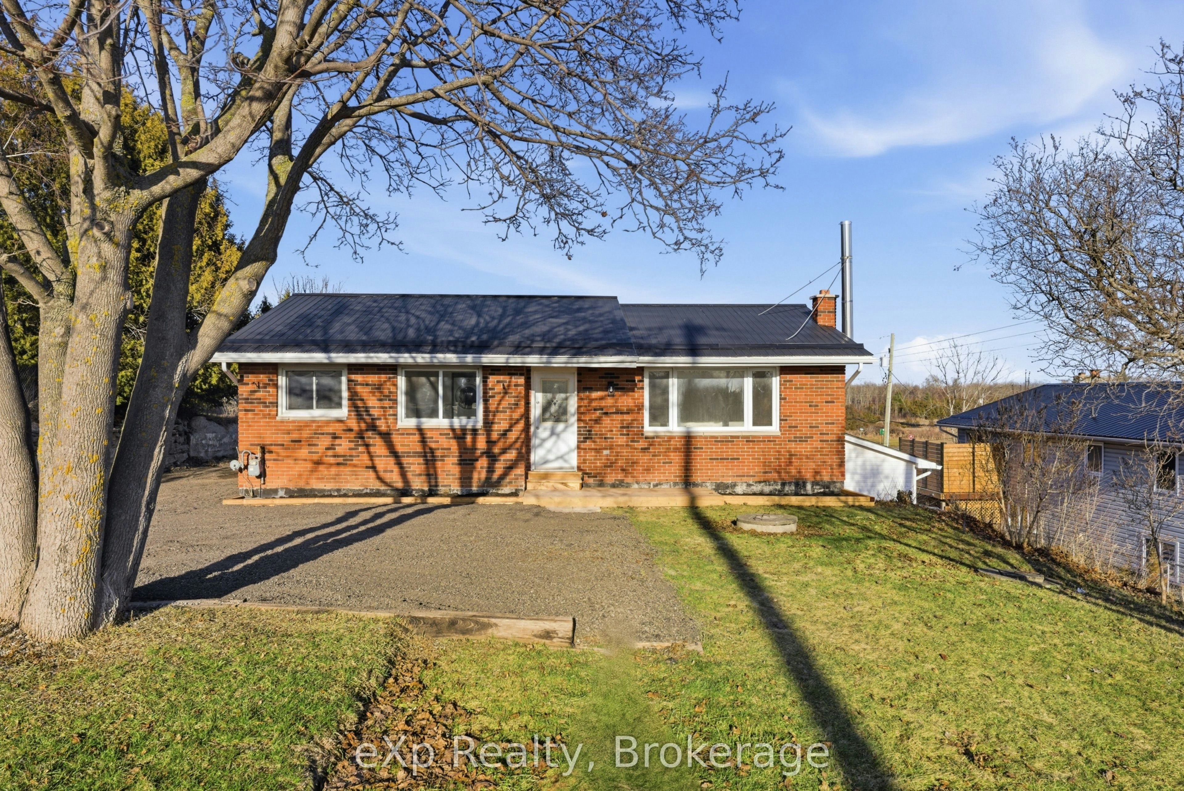 696 Whites Road, Quinte West, ON, K8V 5P8