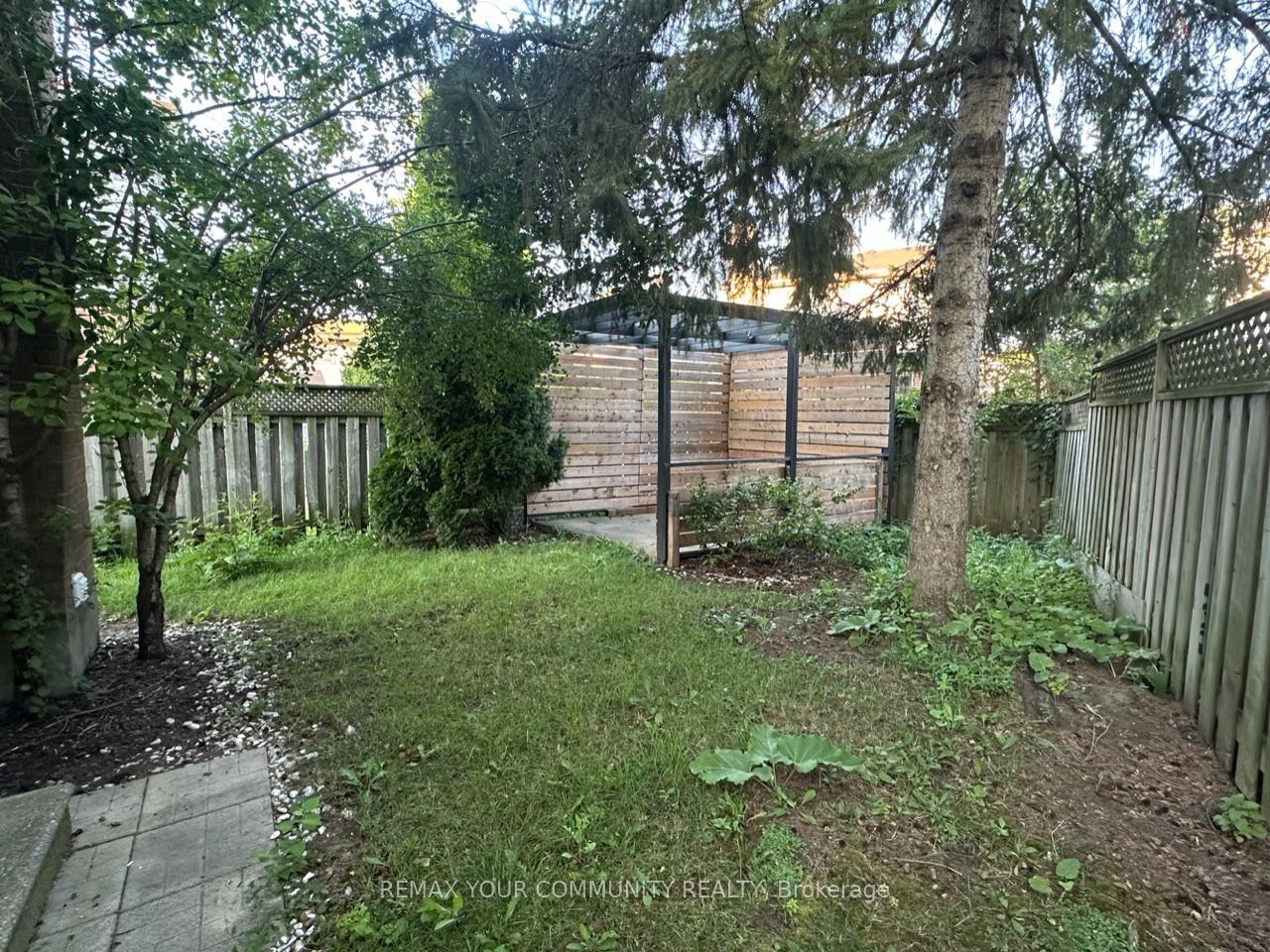 9 Buchanan Crescent, Thorold, ON, L2V 4S2 - 2