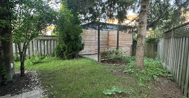 9 Buchanan Crescent, Thorold, ON, L2V 4S2 - 2