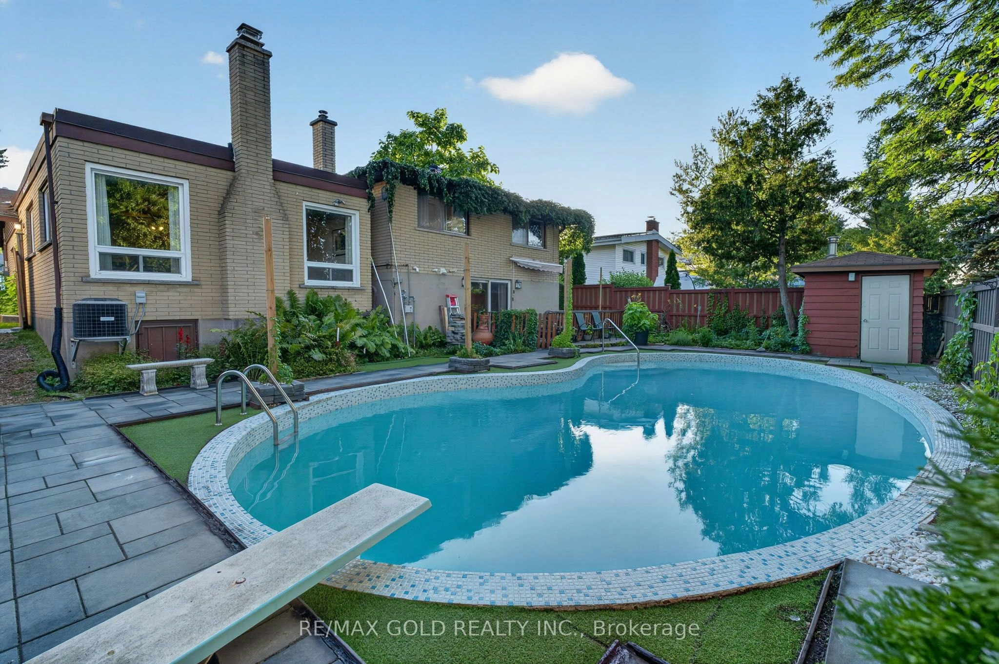 16 Monterey Road, Kitchener, ON, N2B 1V3