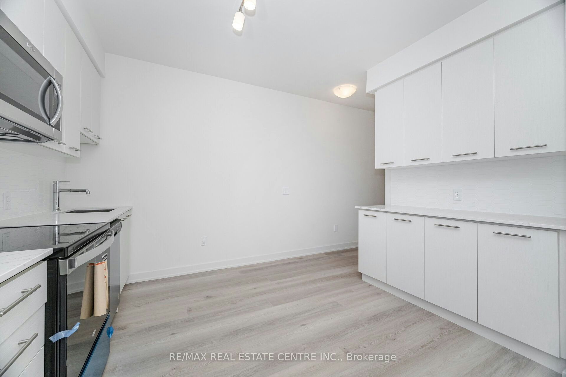 1505-385 Winston Road, Grimsby, ON, L3M 0J3 - 11