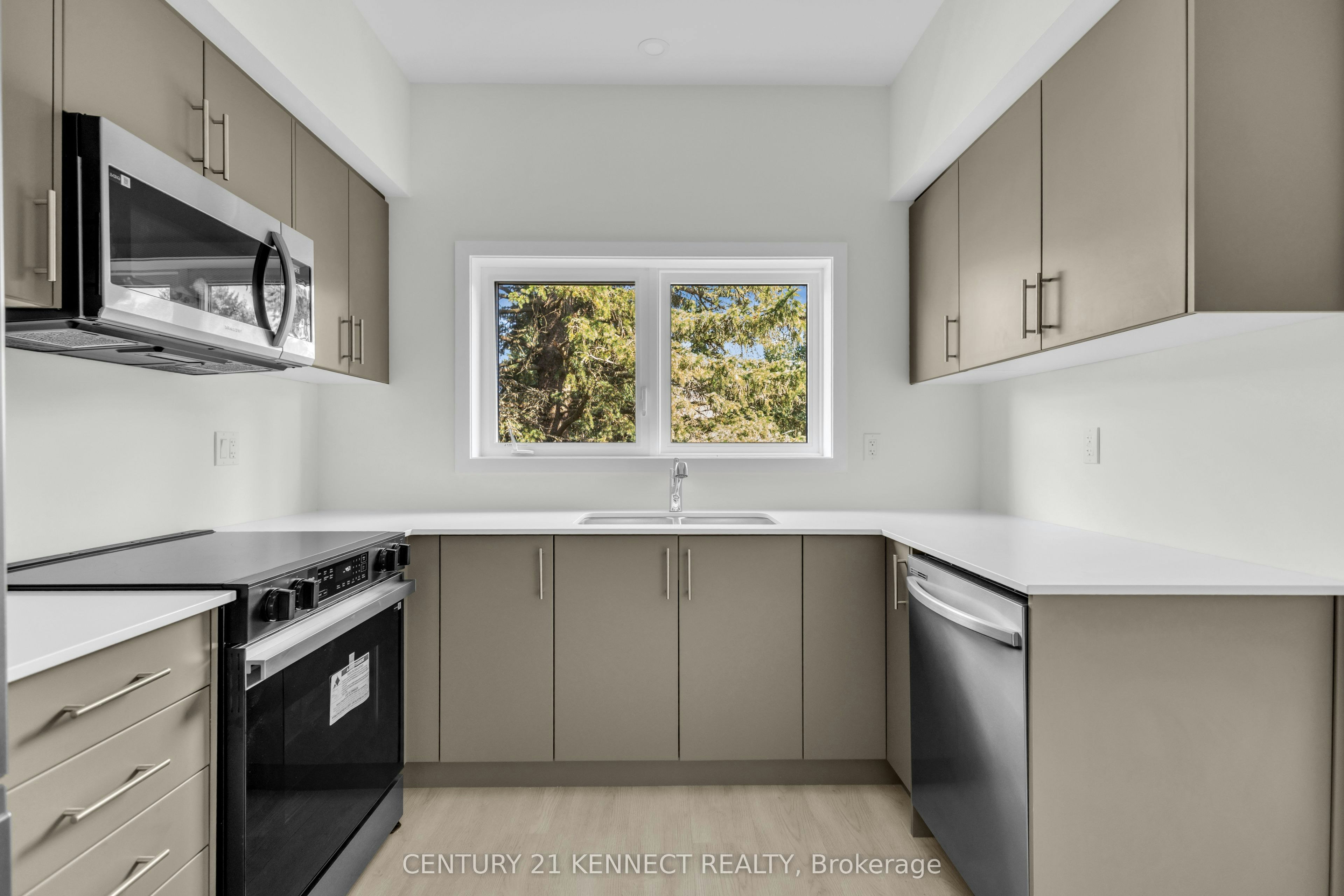 82-42 Lowes Road W, Guelph, ON, N1G 4X2 - 11