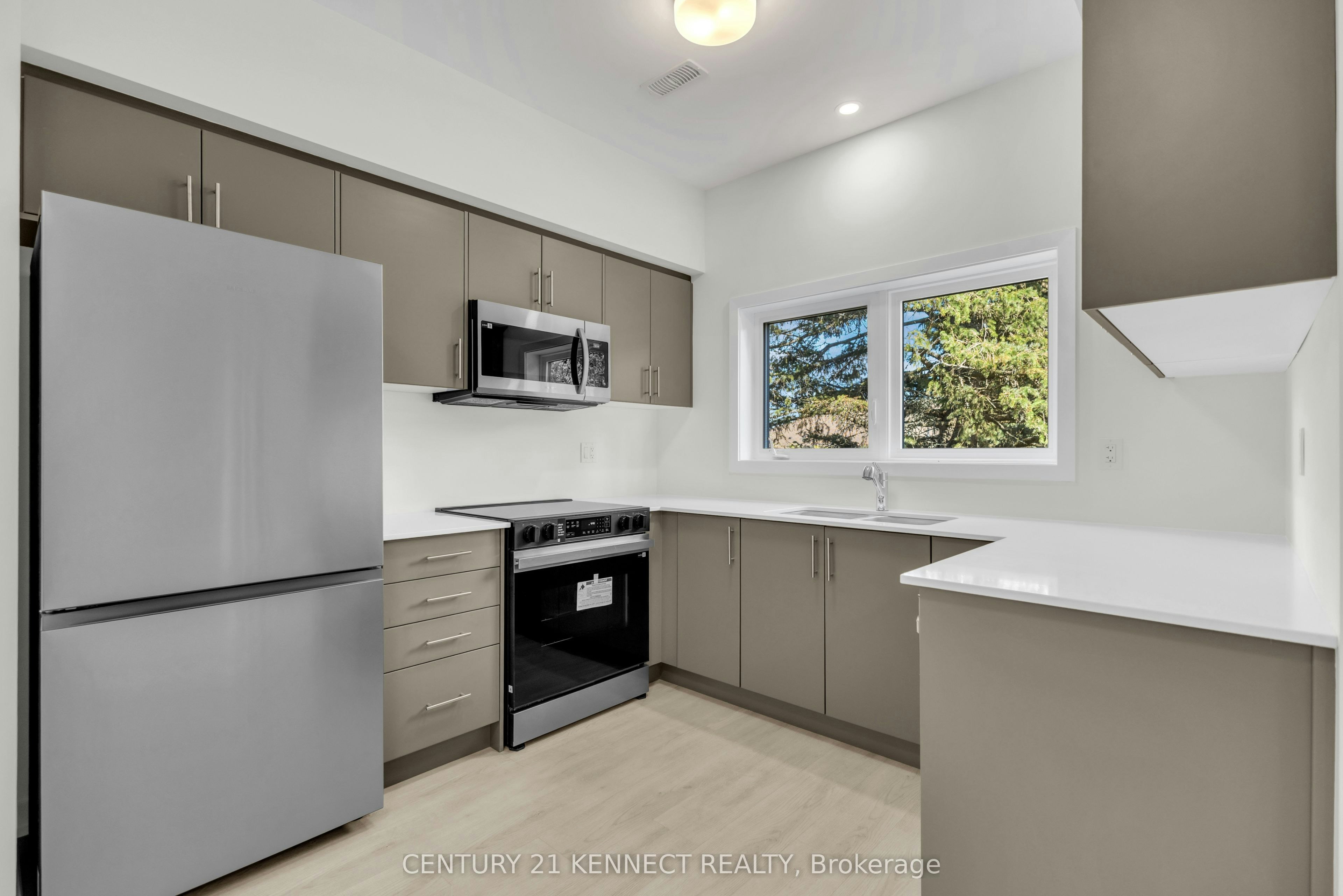 82-42 Lowes Road W, Guelph, ON, N1G 4X2 - 10