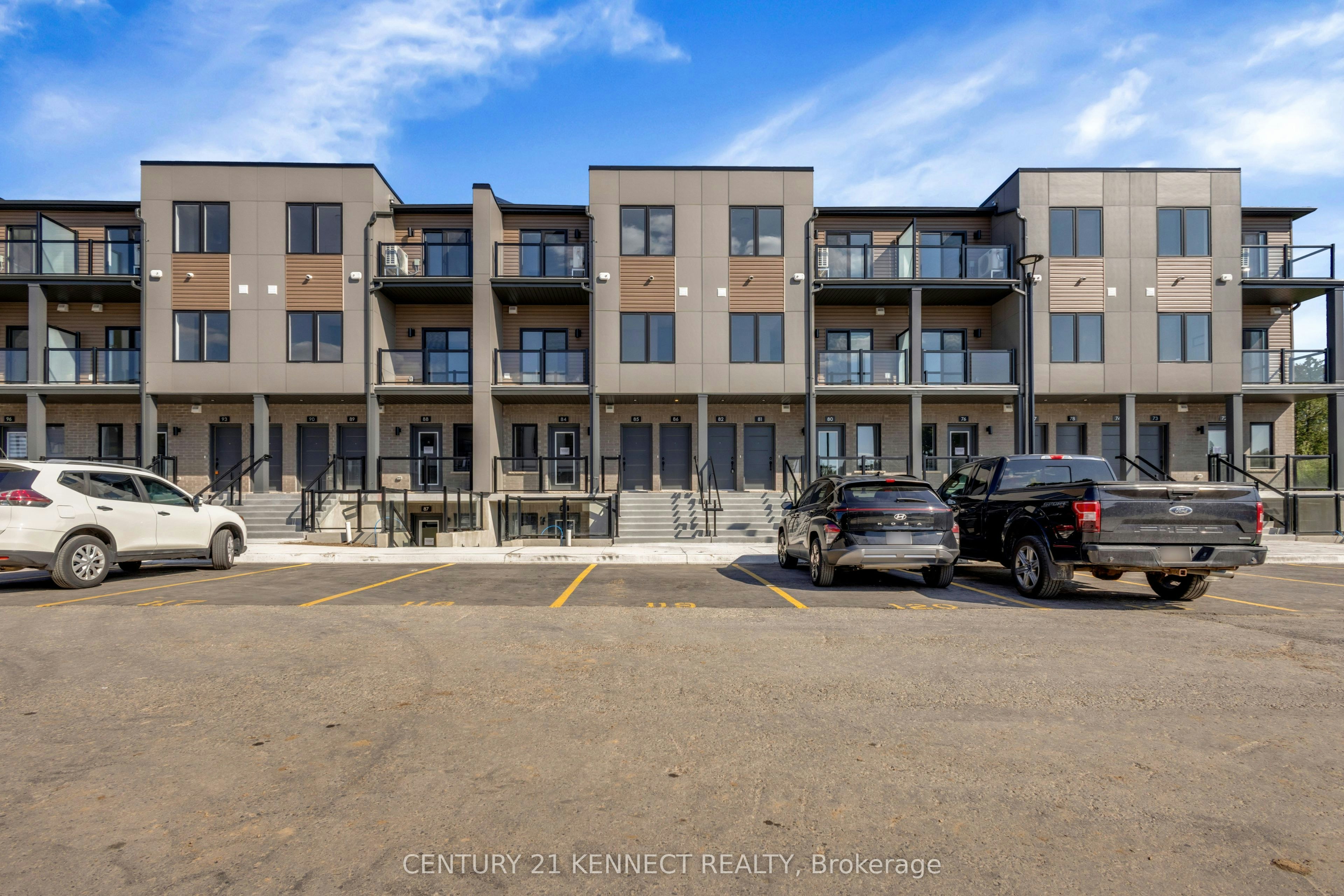 82-42 Lowes Road W, Guelph, ON, N1G 4X2