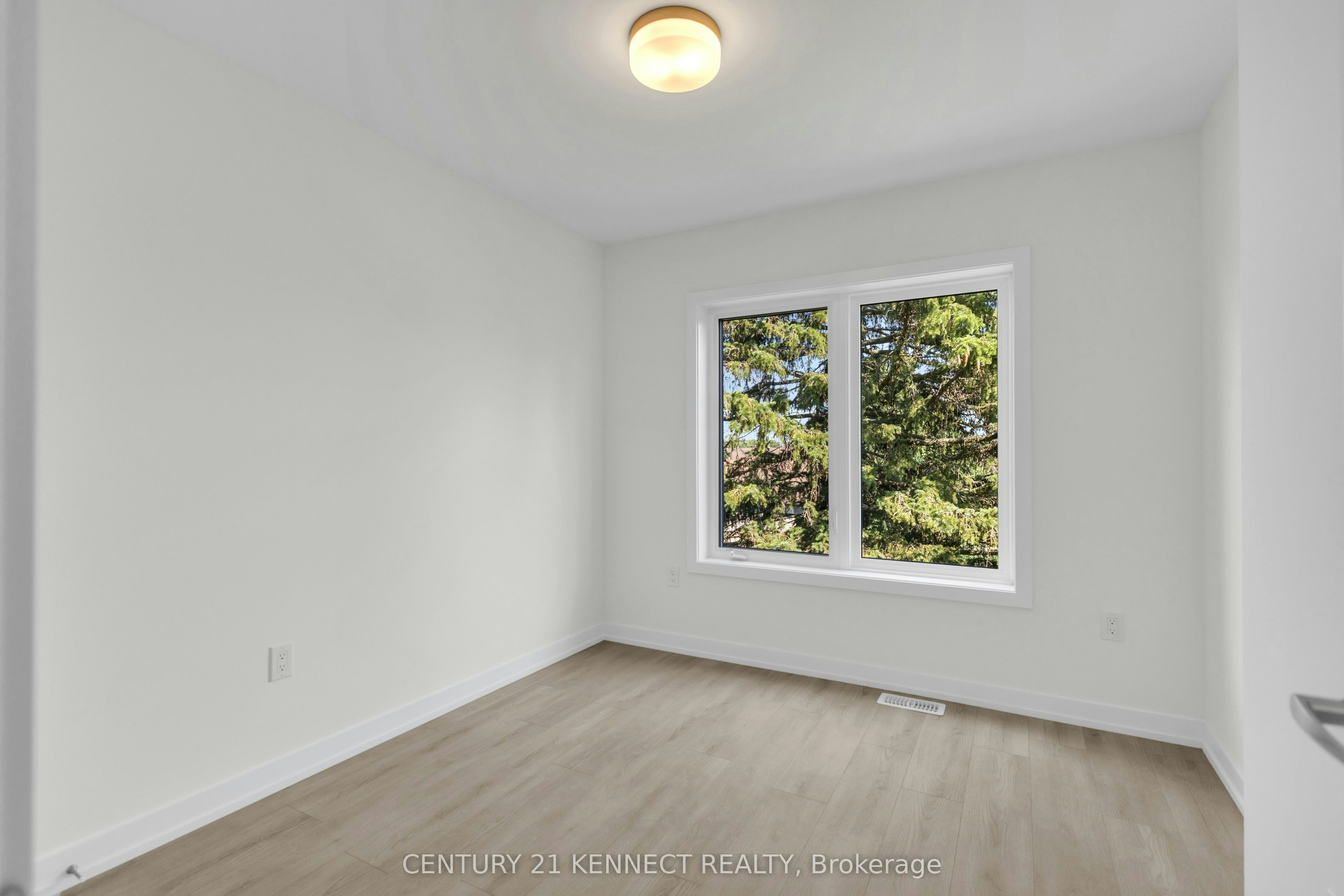 82-42 Lowes Road W, Guelph, ON, N1G 4X2 - 22