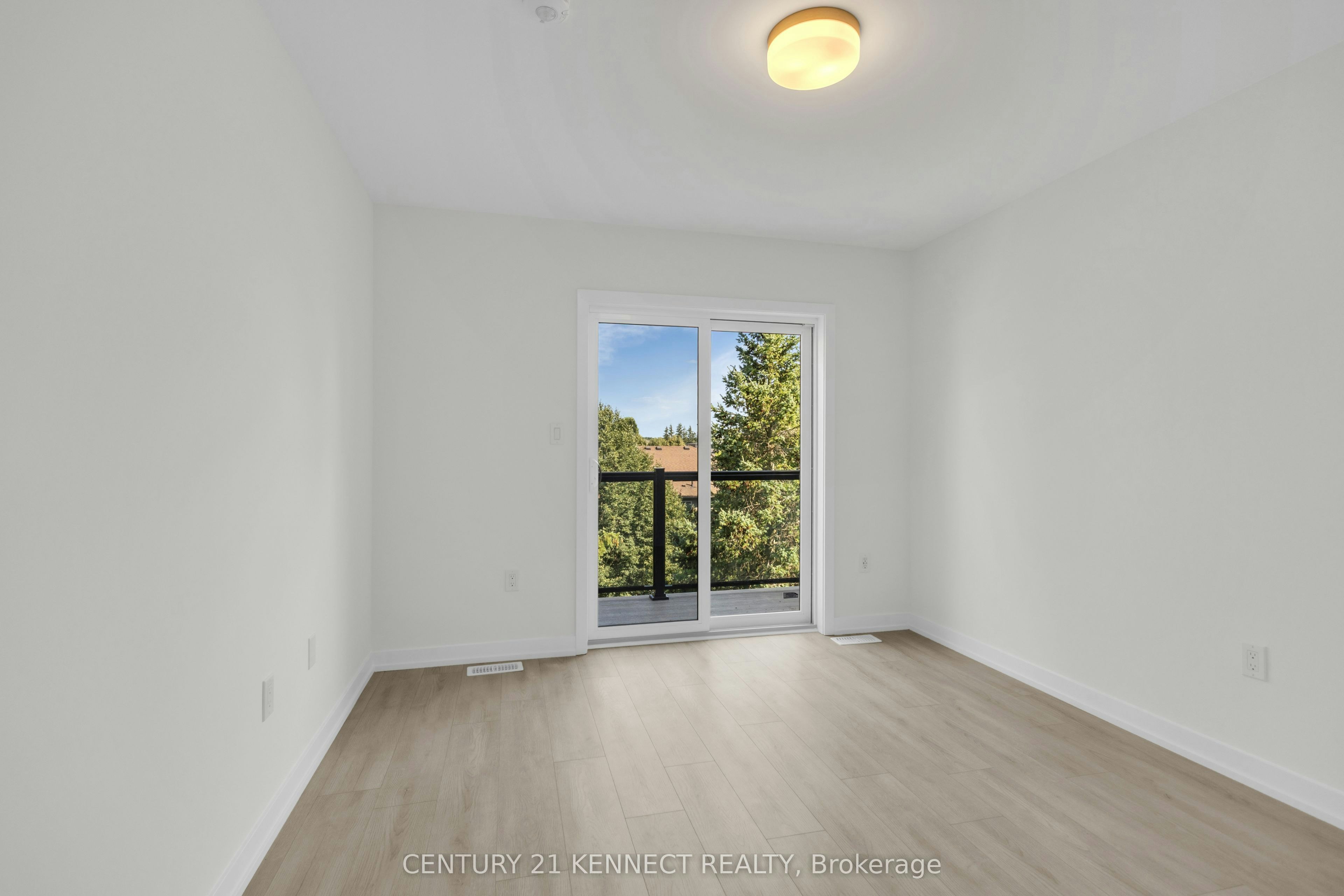 82-42 Lowes Road W, Guelph, ON, N1G 4X2 - 26