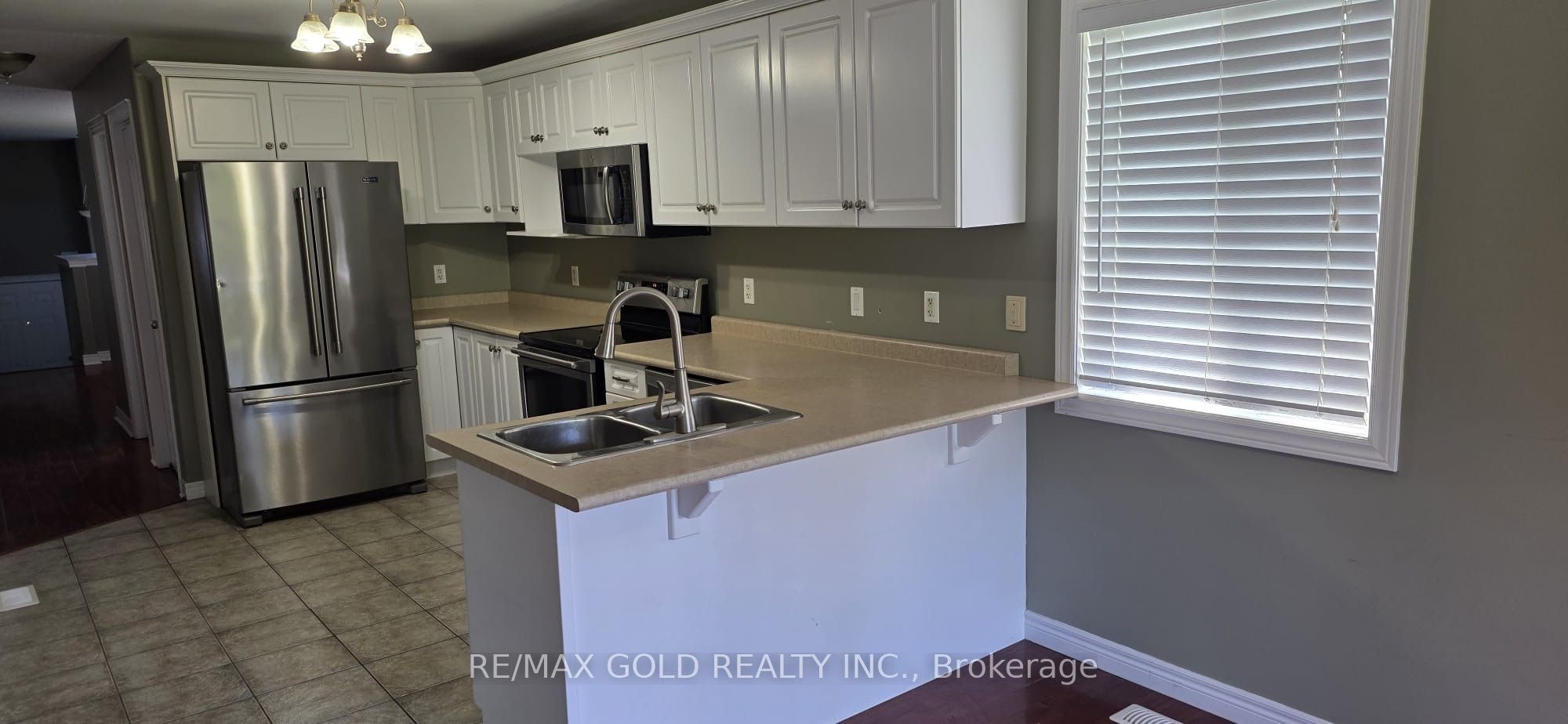 11 Rose Avenue, Welland, ON, L3C 2X1 - 2