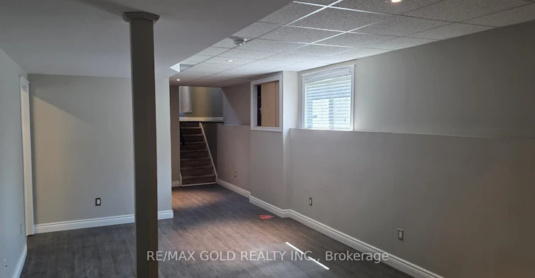 11 Rose Avenue, Welland, ON, L3C 2X1 - 8