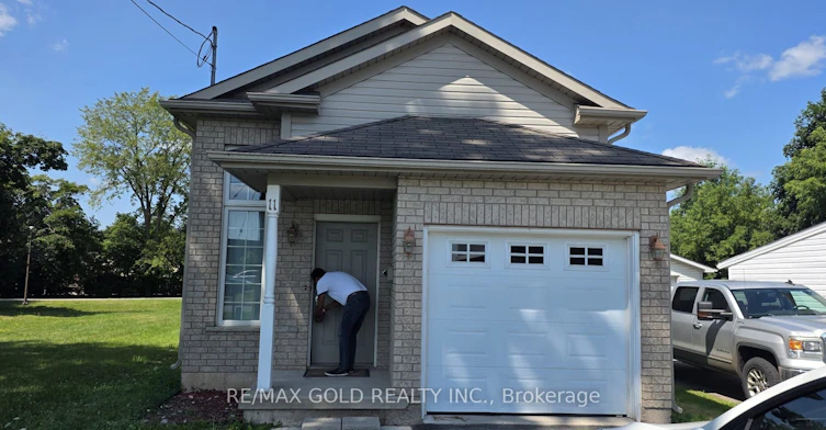11 Rose Avenue, Welland, ON, L3C 2X1 - 12