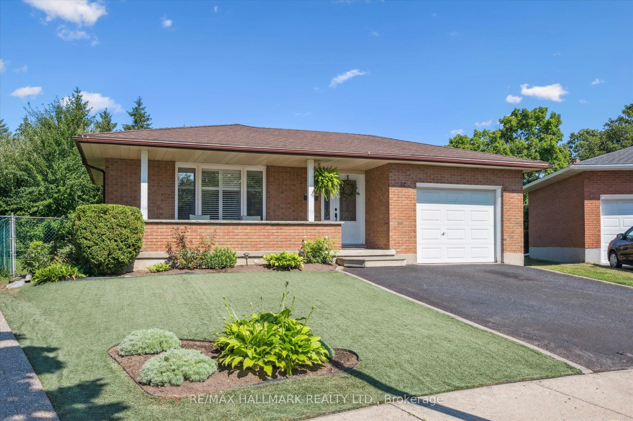 32 Warwick Court, Kitchener, ON, N2E 2P1