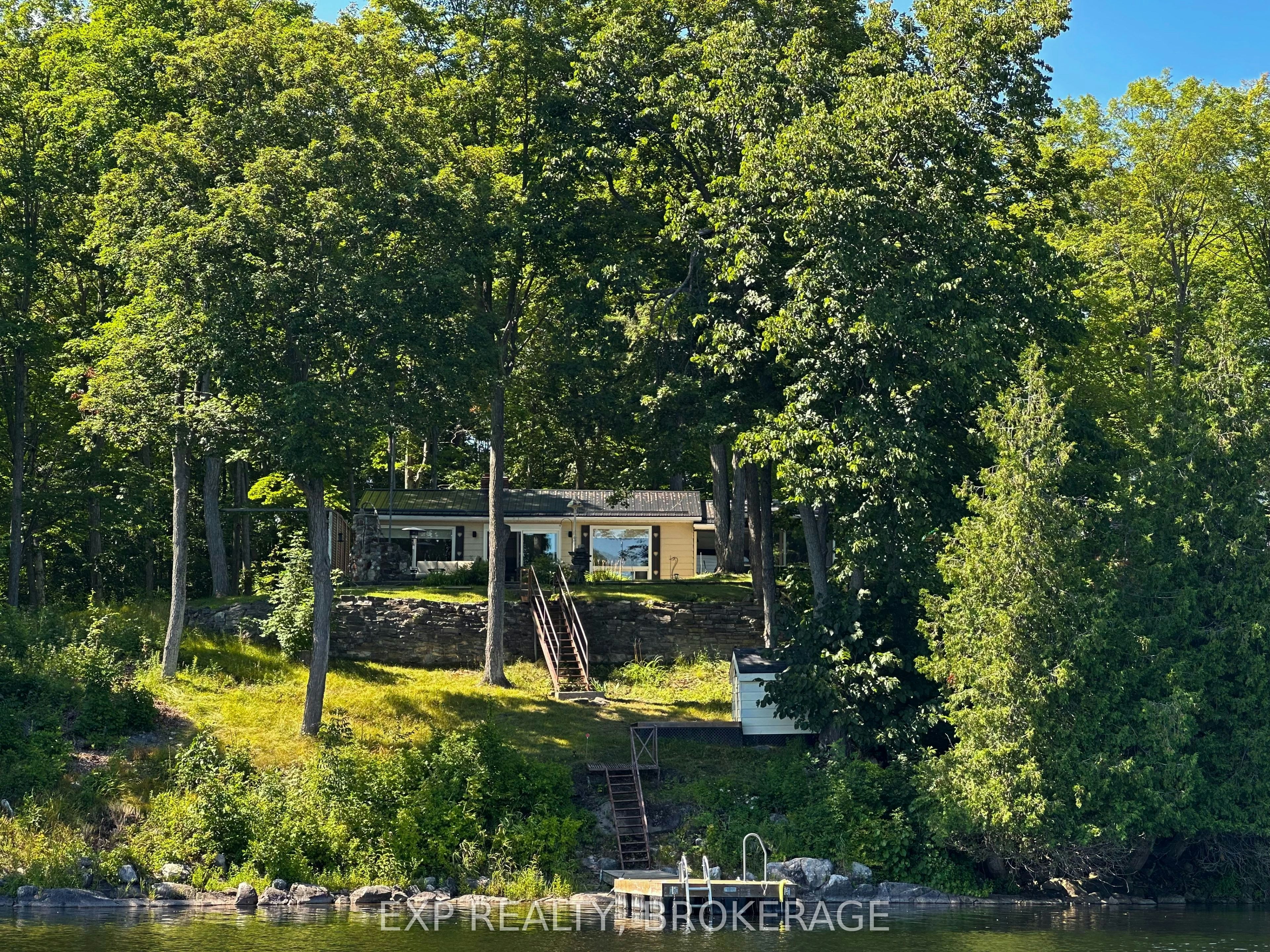 2107 Hambly Lane, South Frontenac, ON, K0H 1W0