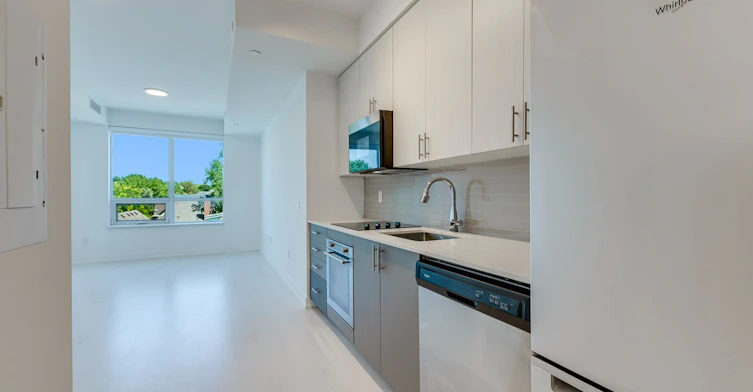 417-415 Main Street W, Hamilton, ON, L8P 0C9