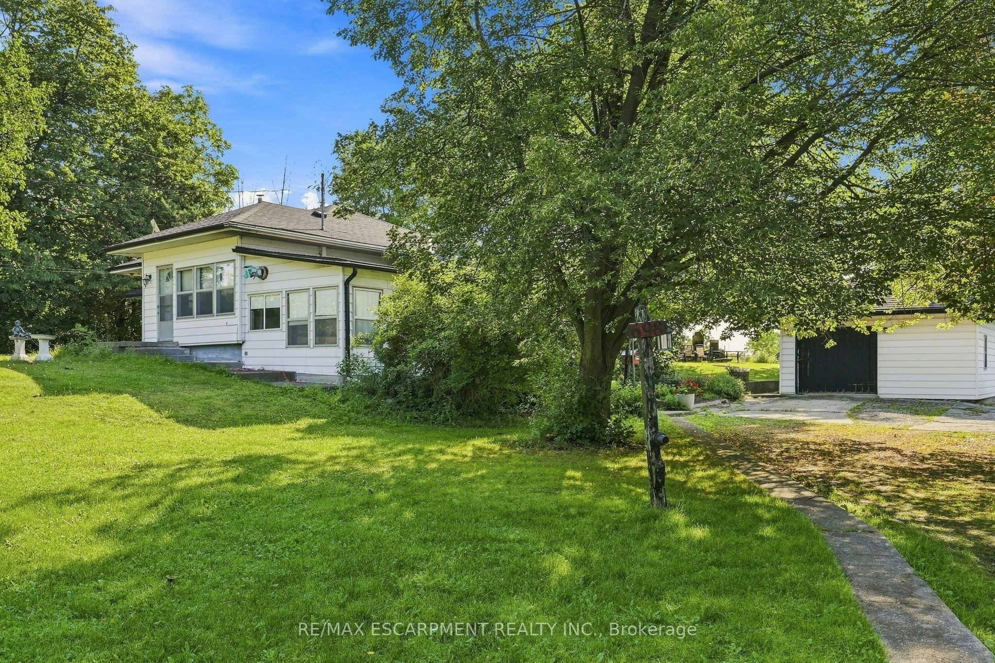 698 York Road - 4