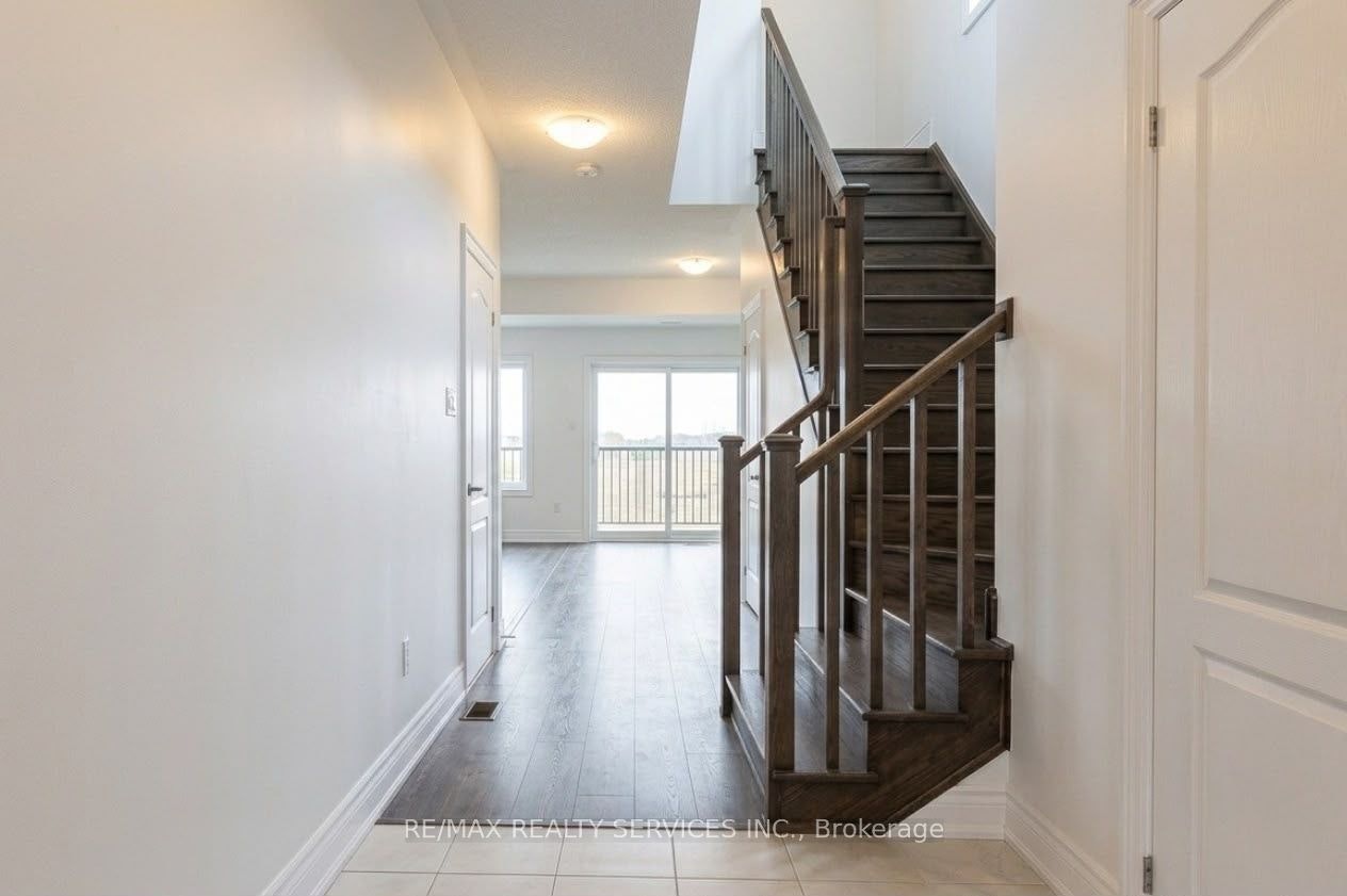 71 Sunset Way, Thorold, ON, L2V 0C8 - 2