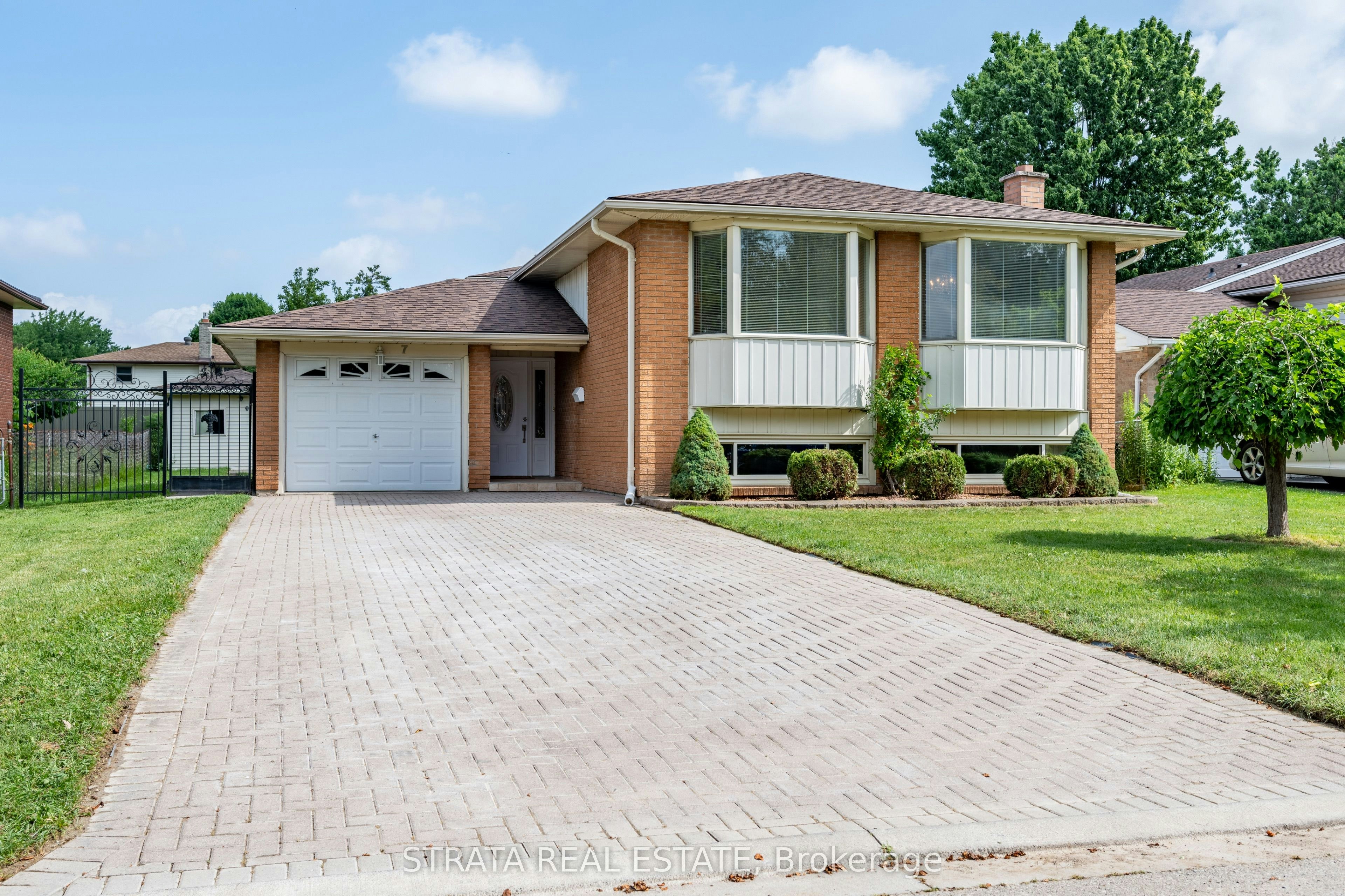 7 Harrow Court, London, ON, N6C 5A6