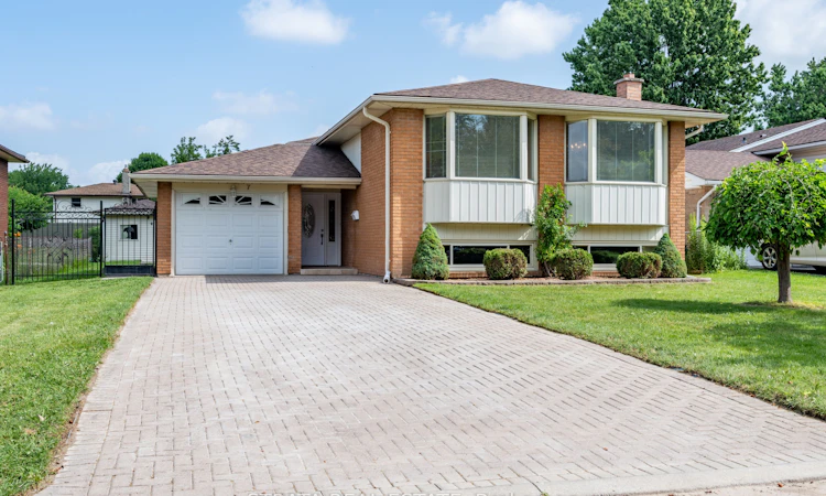 7 Harrow Court