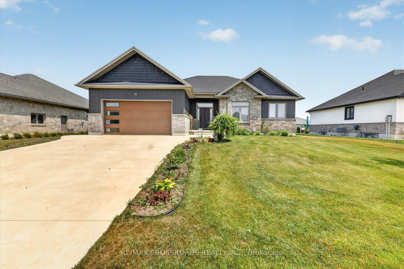 11 Mctavish Crescent, Huron Kinloss, ON, N0G 2R0 - 2