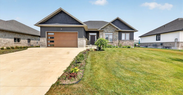 11 Mctavish Crescent, Huron Kinloss, ON, N0G 2R0 - 2