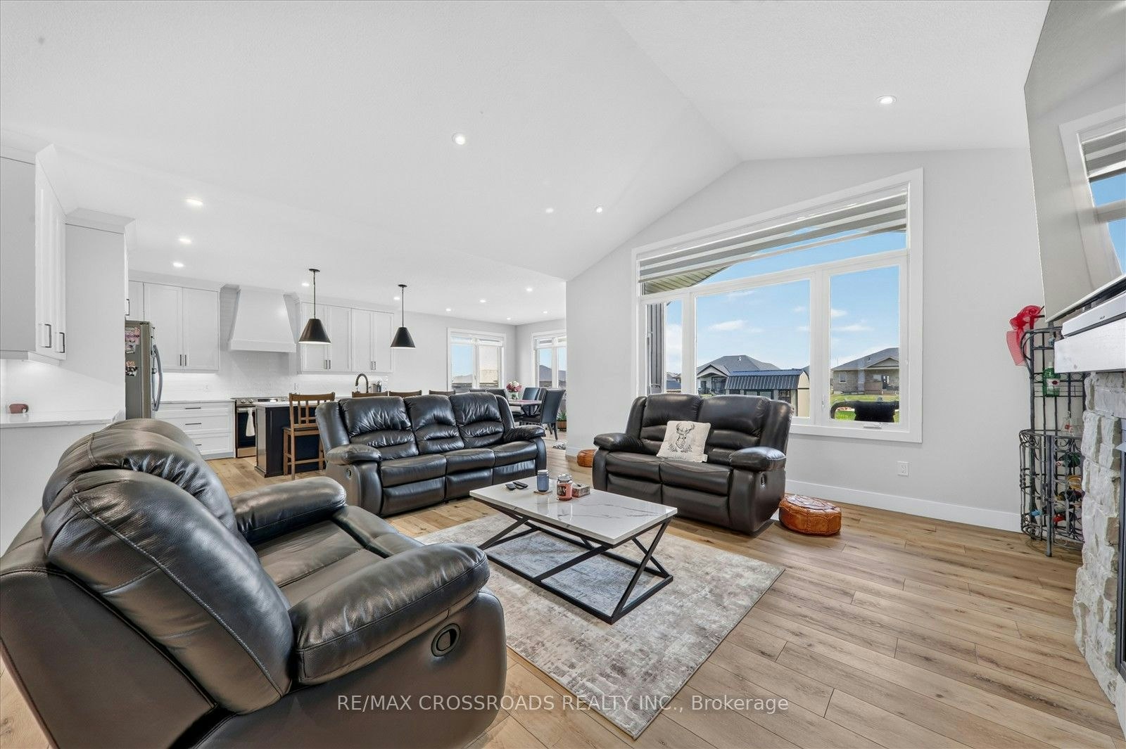 11 Mctavish Crescent, Huron Kinloss, ON, N0G 2R0 - 8