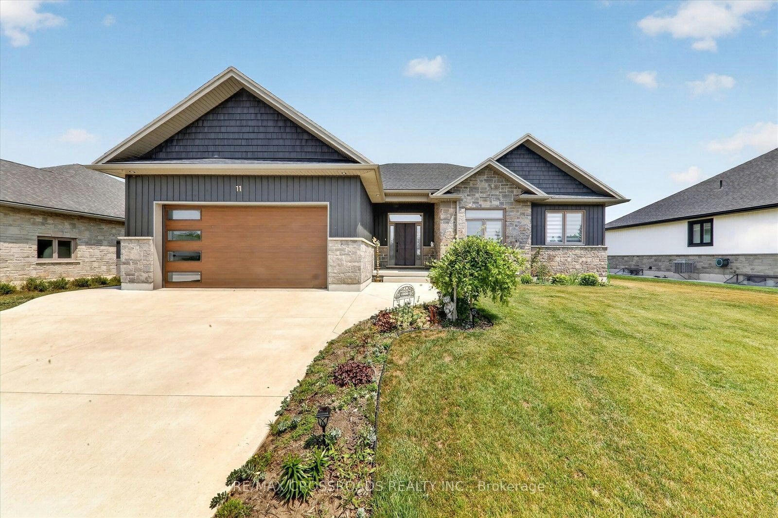 11 Mctavish Crescent, Huron Kinloss, ON, N0G 2R0 - 3