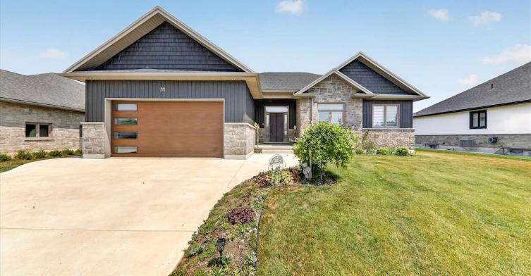 11 Mctavish Crescent, Huron Kinloss, ON, N0G 2R0 - 3