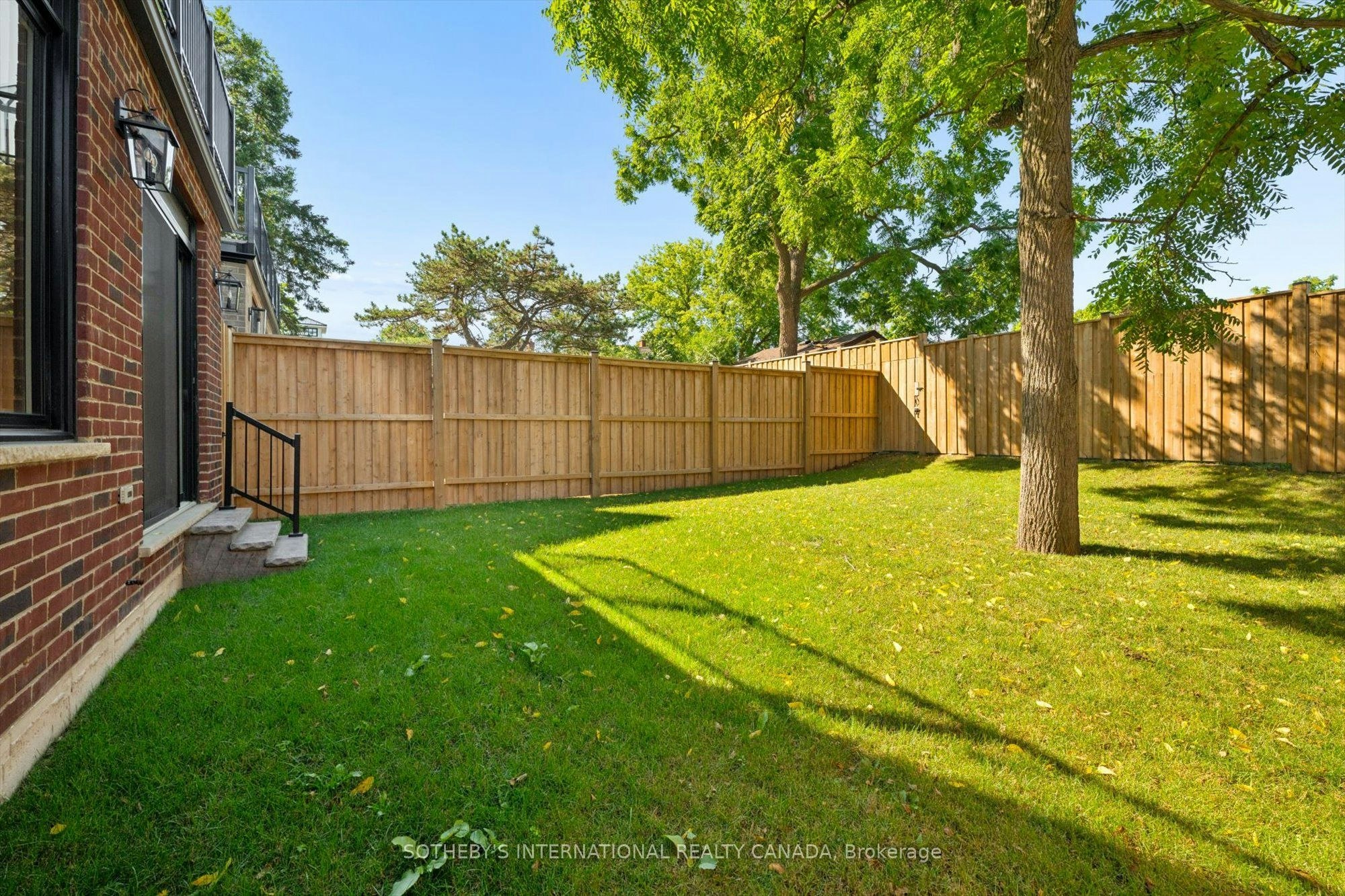 17 Avondale Avenue S, Waterloo, ON, N2L 2B5 - 43