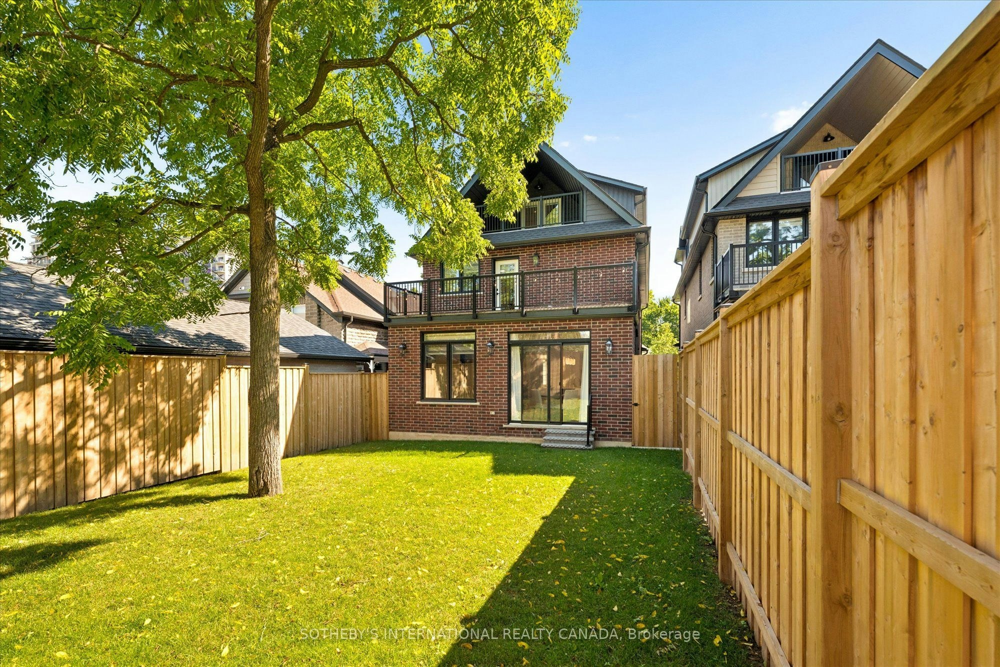 17 Avondale Avenue S, Waterloo, ON, N2L 2B5 - 42