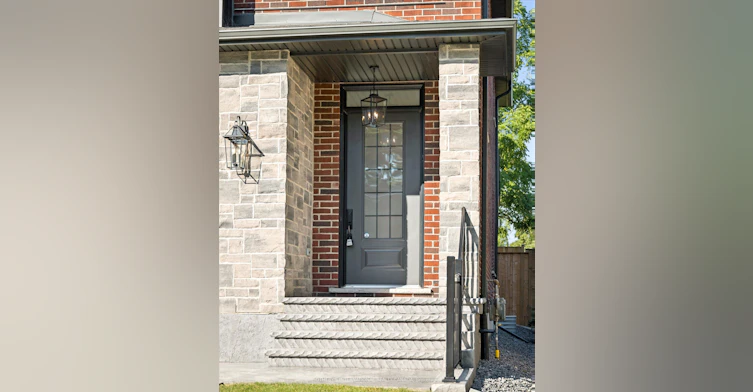 17 Avondale Avenue S, Waterloo, ON, N2L 2B5 - 2