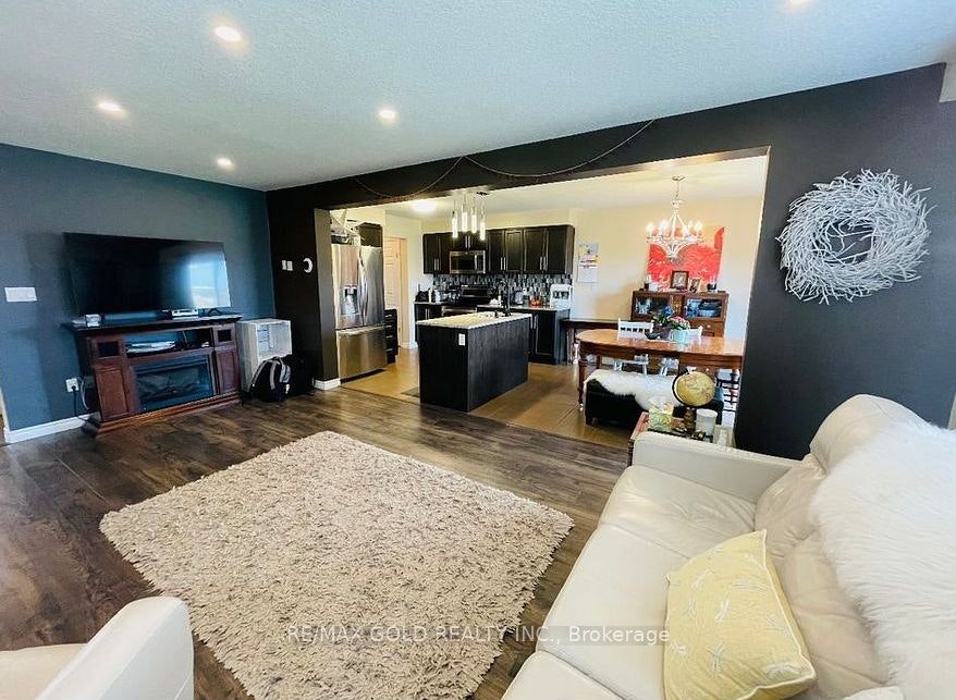 1376 Caen Avenue, Woodstock, ON, N4T 0J3 - 4