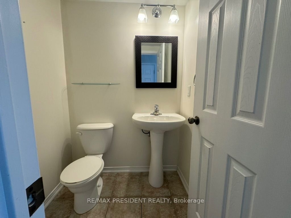 4 Avedisian Street, Brantford, ON, N3T 0G8 - 6