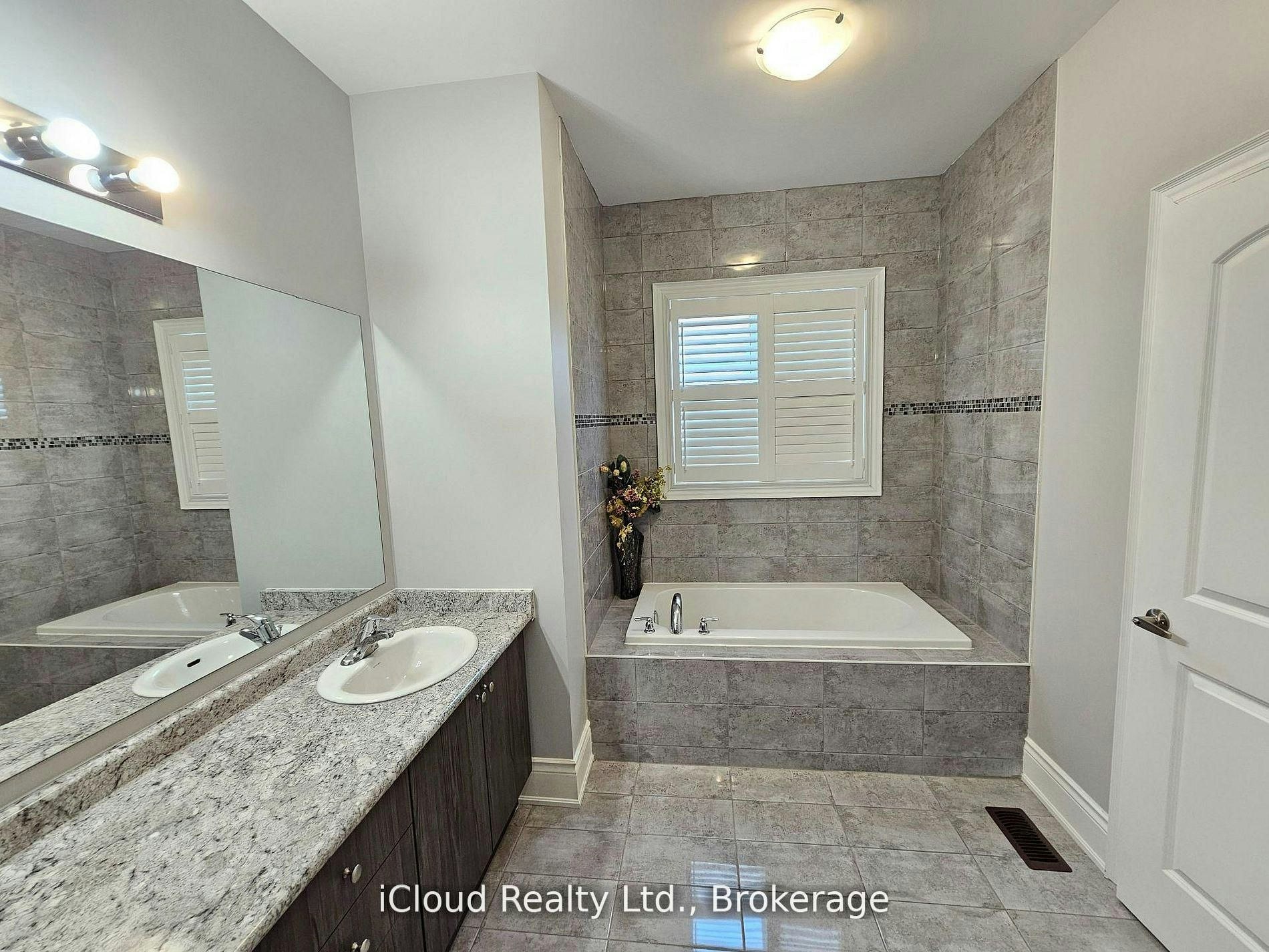 227 Humphrey Street, Hamilton, ON, L8B 1X4 - 24