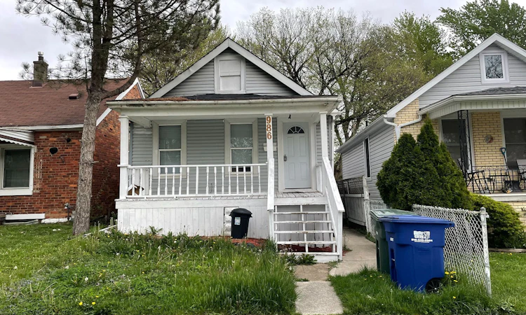 986 Bridge Avenue