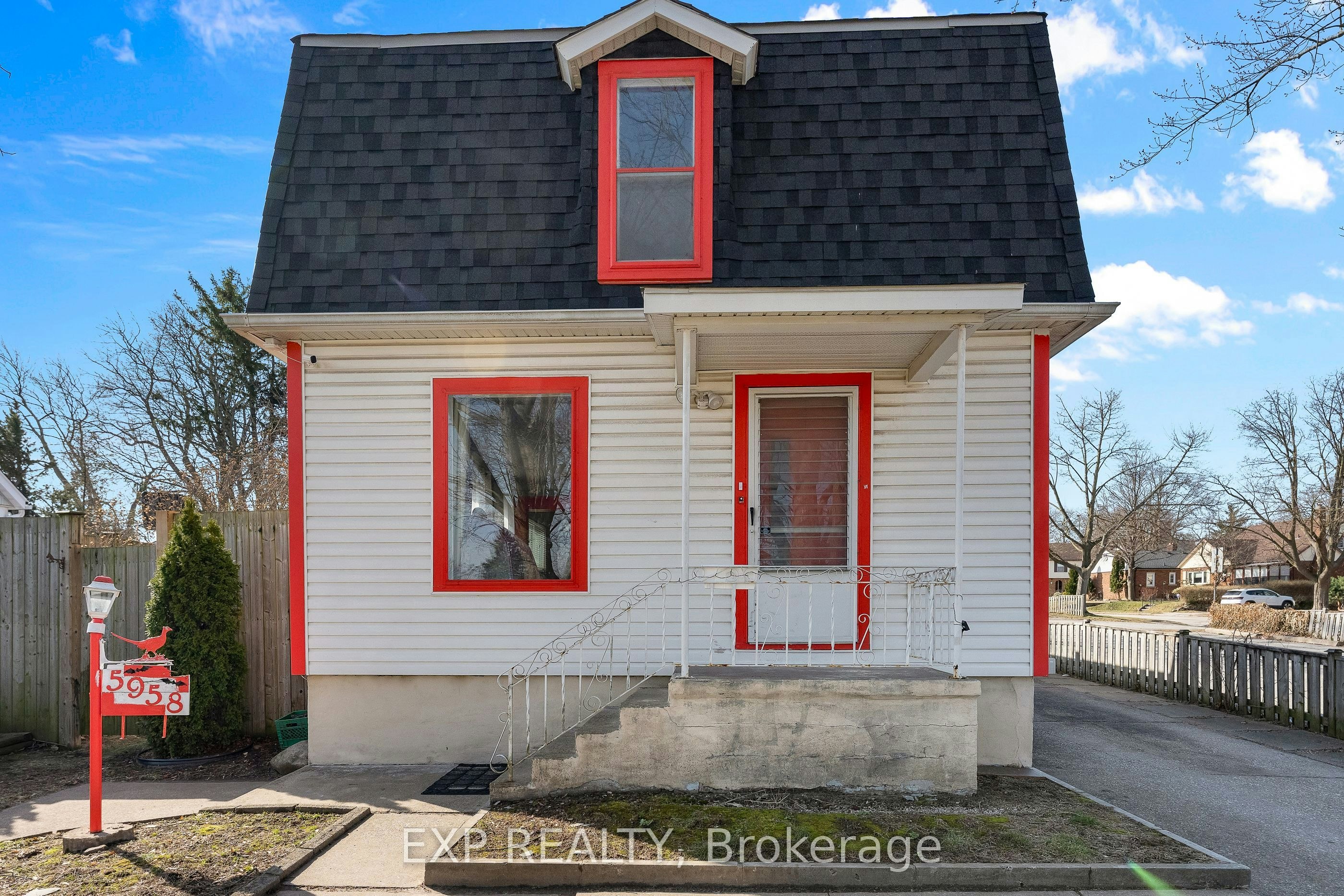 5958 Summer Street, Niagara Falls, ON, L2G 1M3 - 3