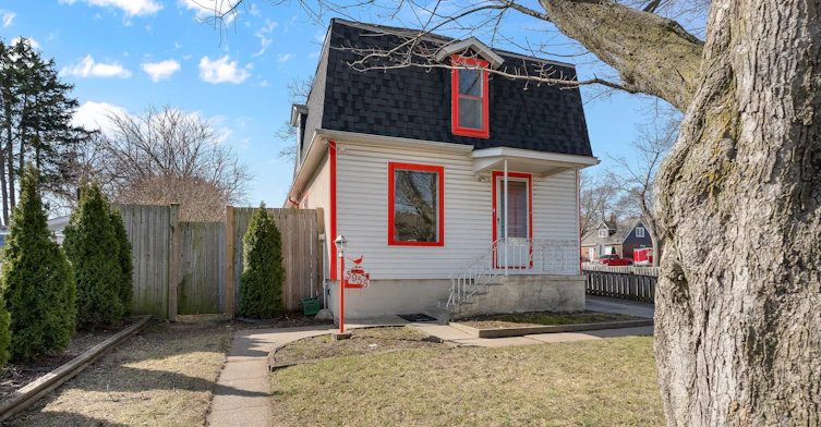5958 Summer Street, Niagara Falls, ON, L2G 1M3 - 2