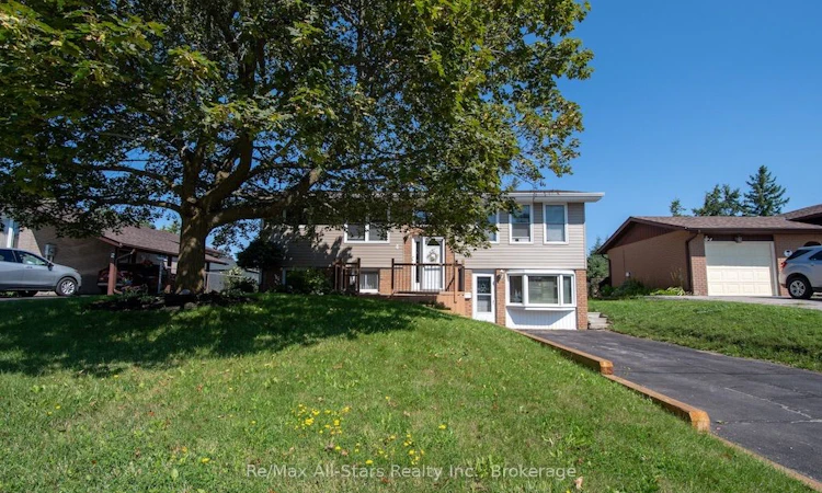 4 Daniel Court