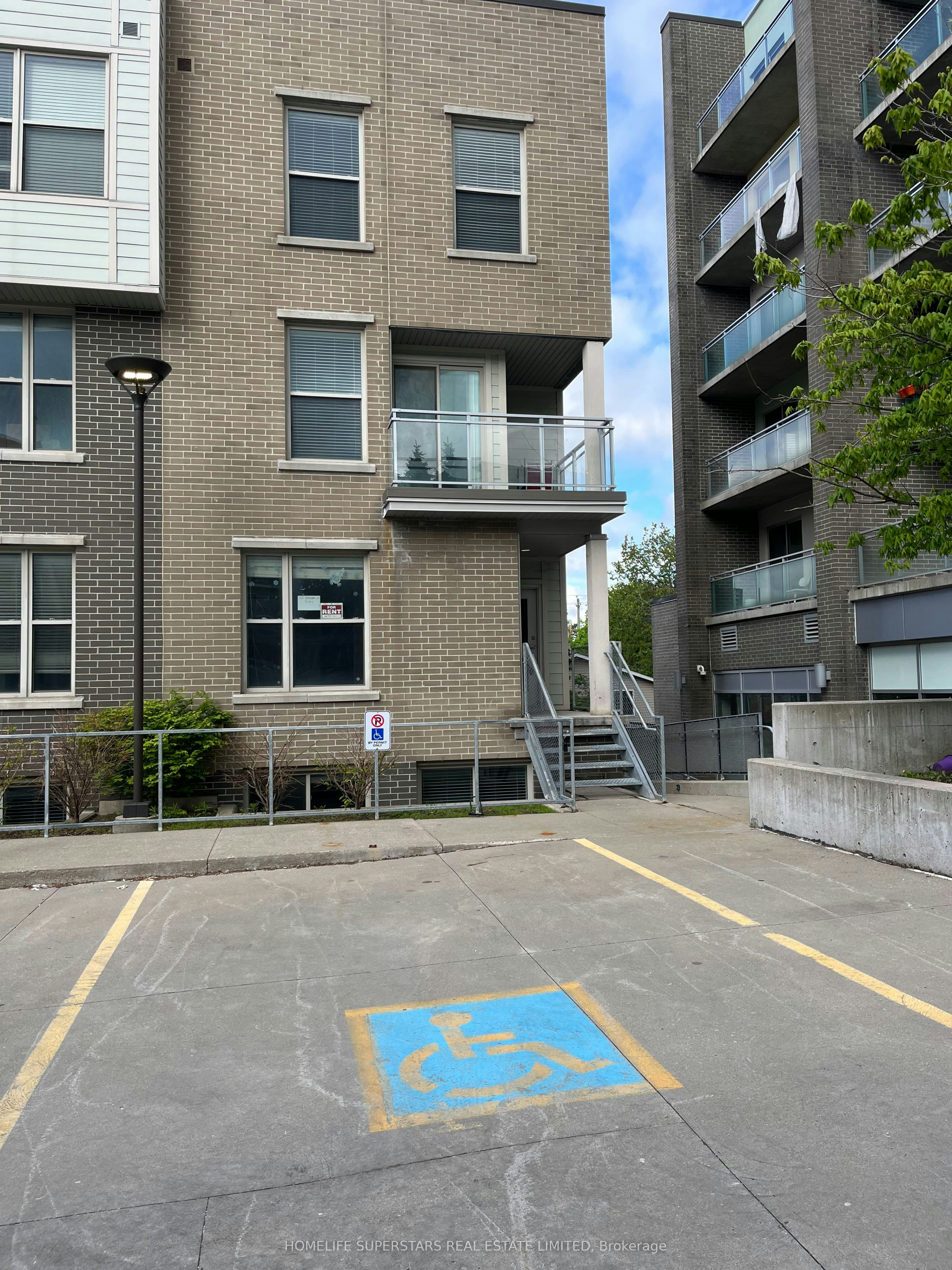 T101-62 Balsam Street N, Waterloo, ON, N3L 3H2