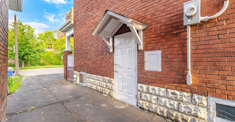 90 Holton Avenue S, Hamilton, ON, L8M 2L2 - 49
