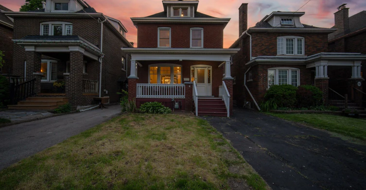 90 Holton Avenue S, Hamilton, ON, L8M 2L2