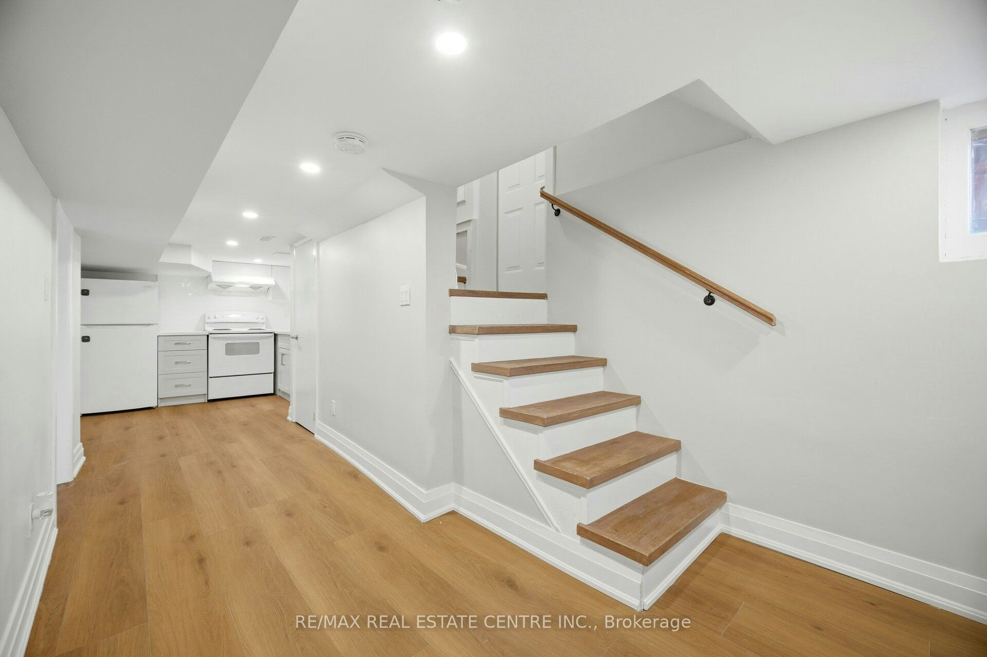 90 Holton Avenue S, Hamilton, ON, L8M 2L2 - 36