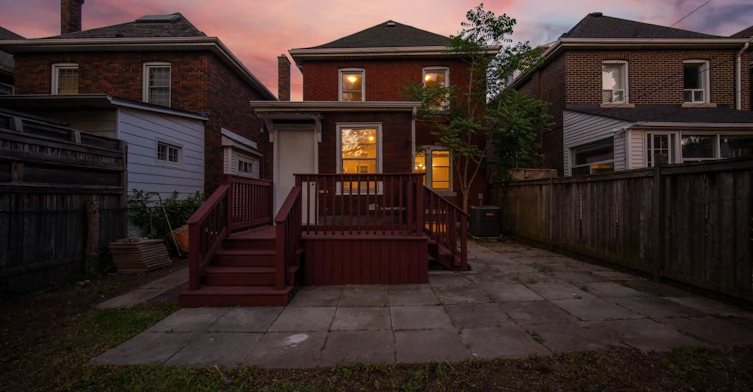 90 Holton Avenue S, Hamilton, ON, L8M 2L2 - 48