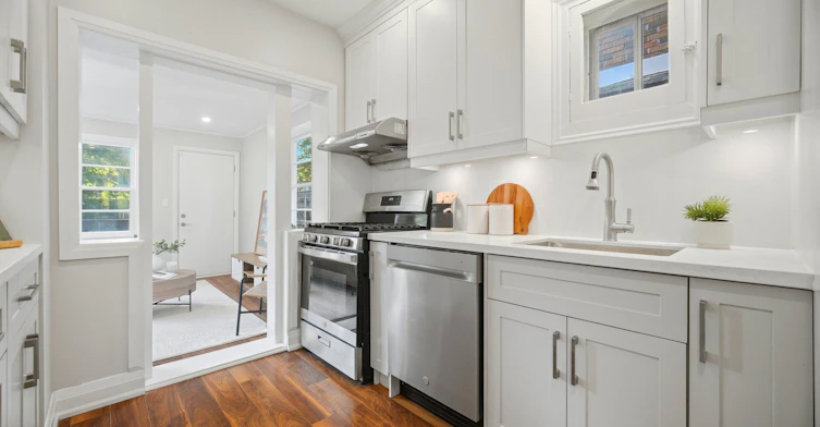 90 Holton Avenue S, Hamilton, ON, L8M 2L2 - 18