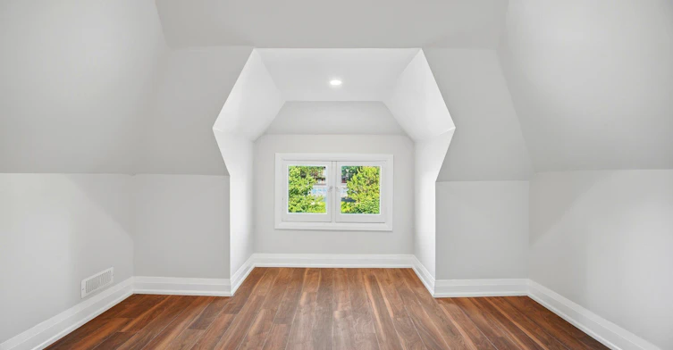 90 Holton Avenue S, Hamilton, ON, L8M 2L2 - 34
