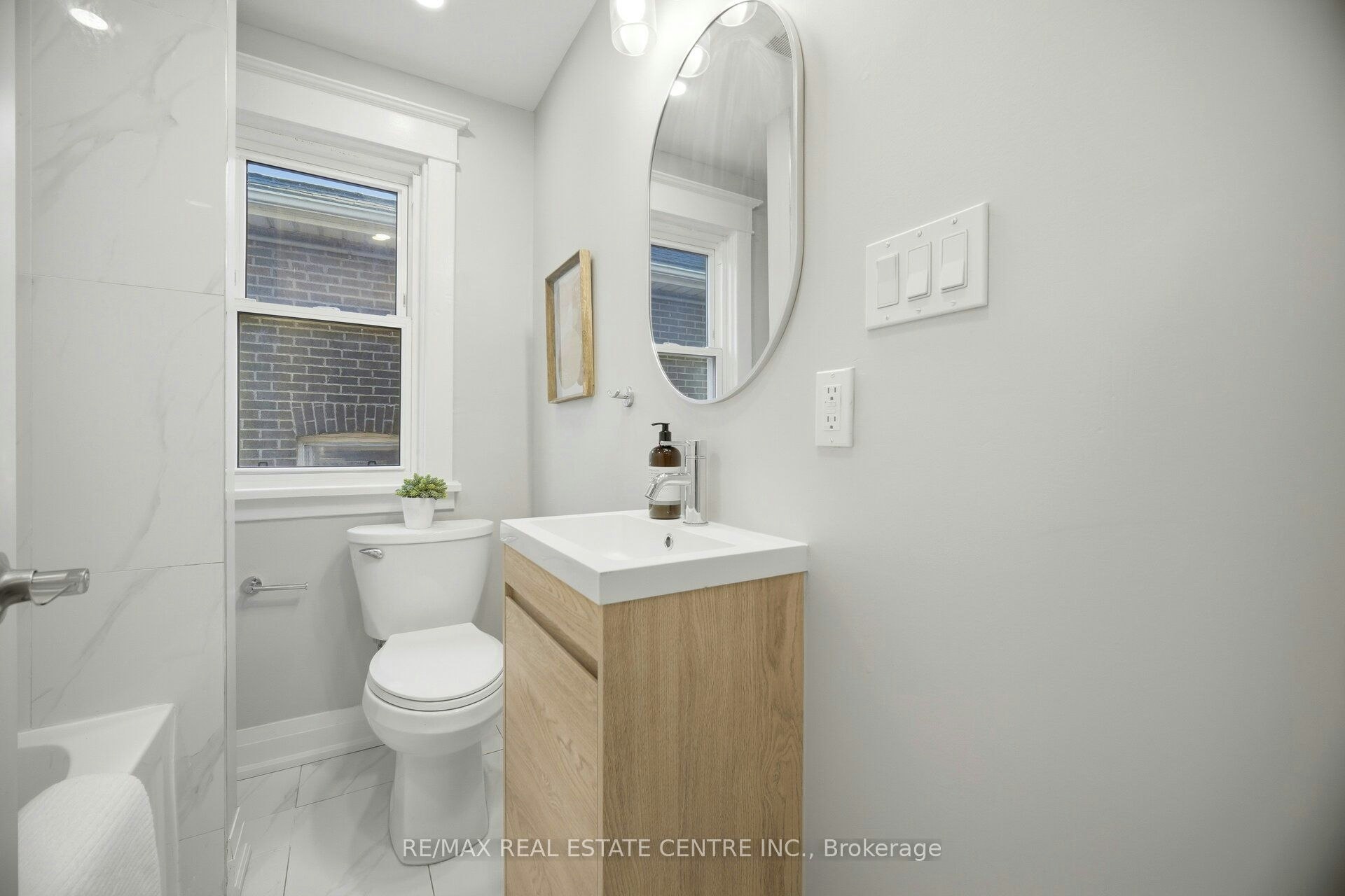 90 Holton Avenue S, Hamilton, ON, L8M 2L2 - 30