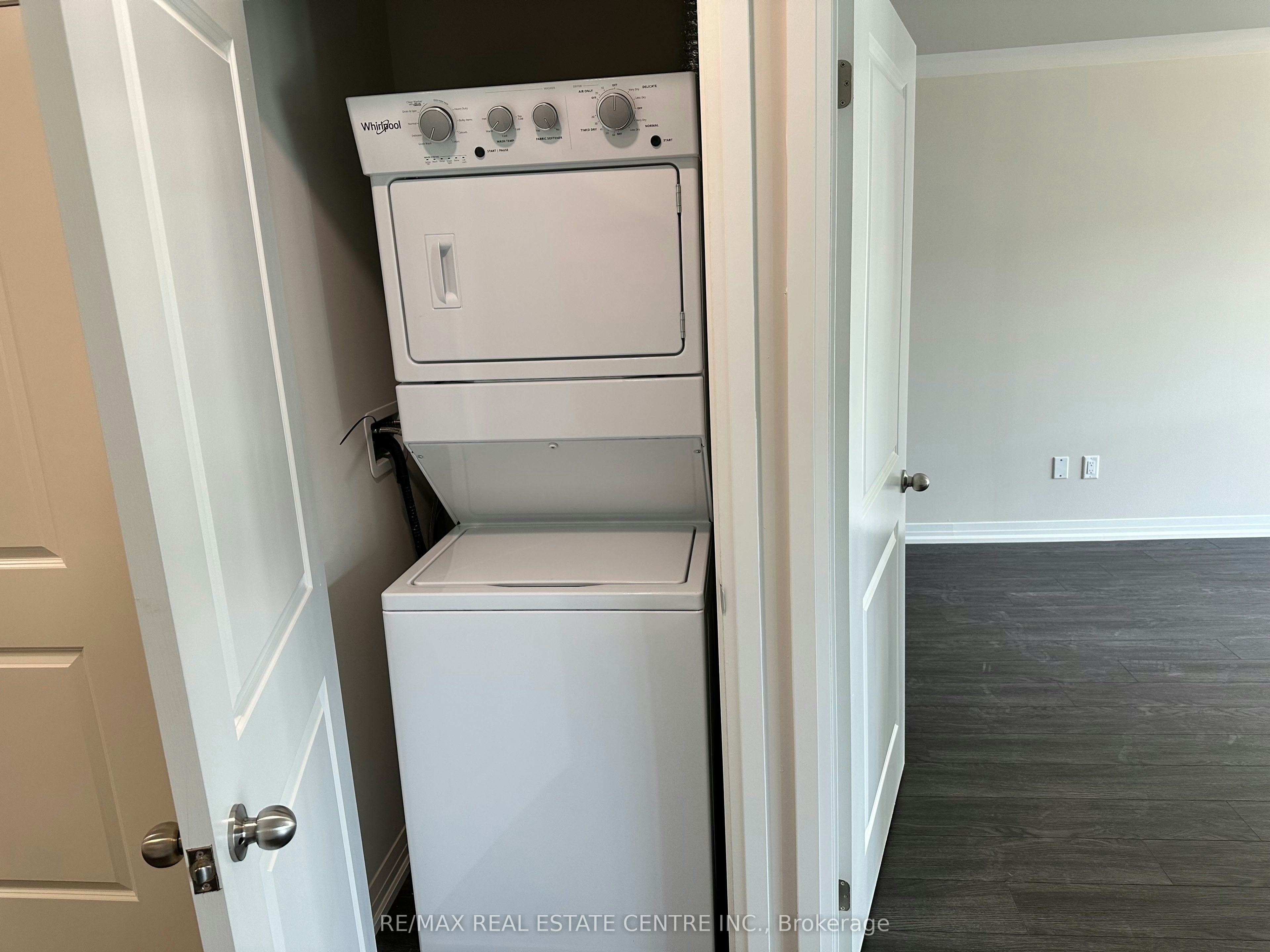 243-50 Herrick Avenue, St. Catharines, ON, L2P 2T9 - 12