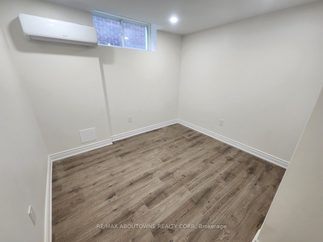 Lower-203 Rockledge Drive, Hamilton, ON, L0R 1P0 - 10