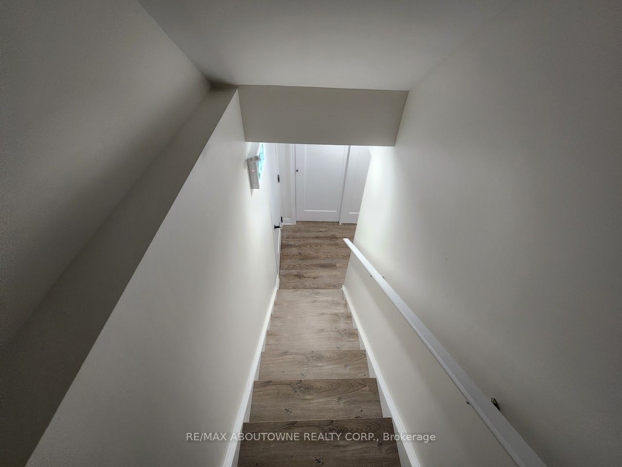 Lower-203 Rockledge Drive, Hamilton, ON, L0R 1P0 - 3