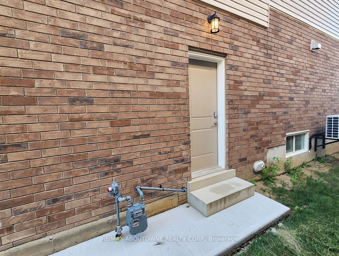 Lower-203 Rockledge Drive, Hamilton, ON, L0R 1P0 - 2