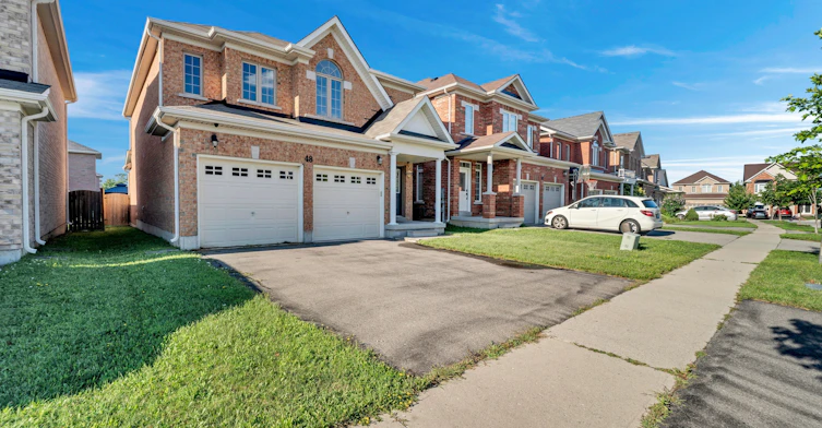 48 Colonel Lyall Street, St. Catharines, ON, L2P 0B3 - 2