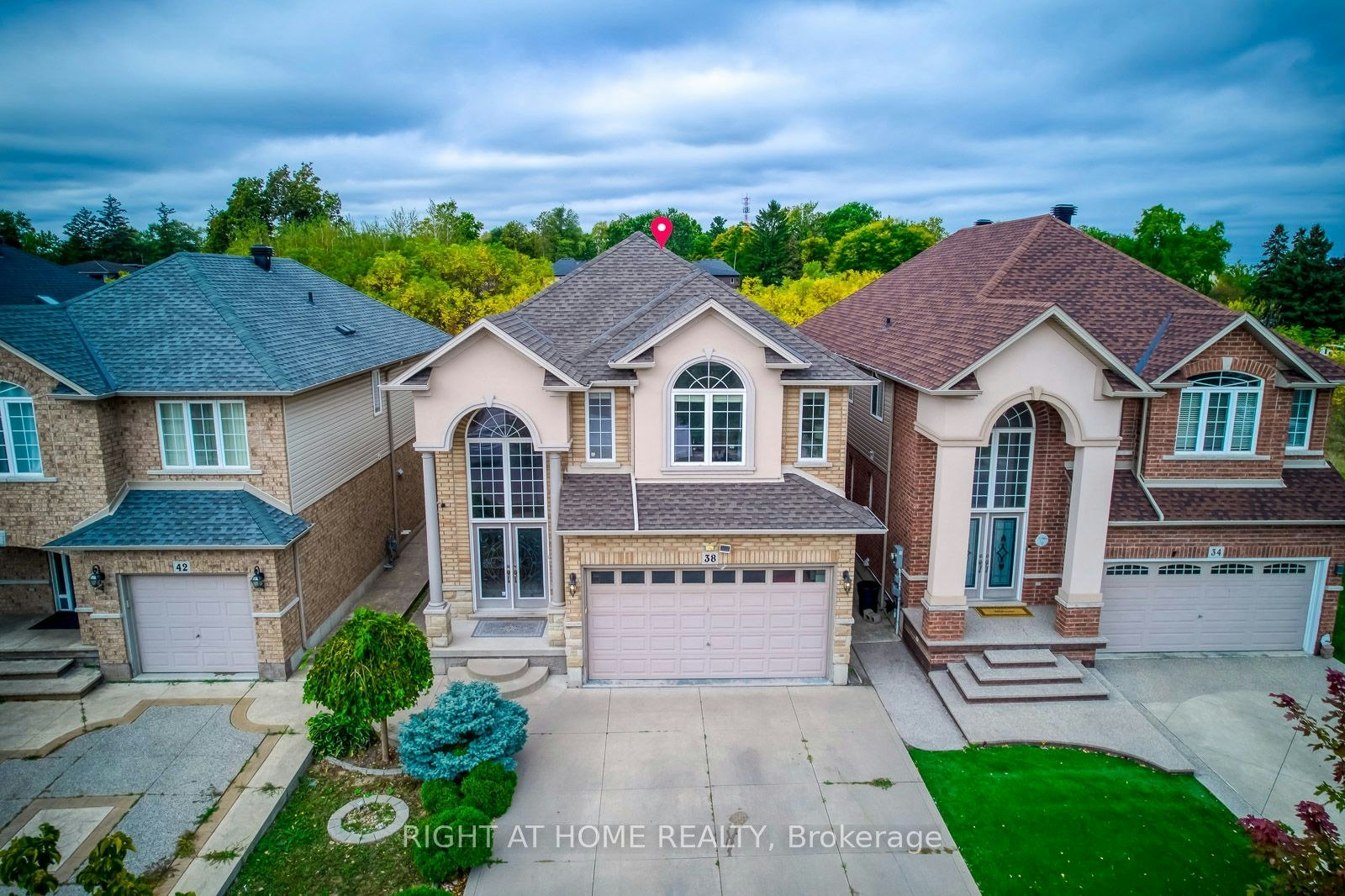 38 Assisi Street, Hamilton, ON, L8W 0A5