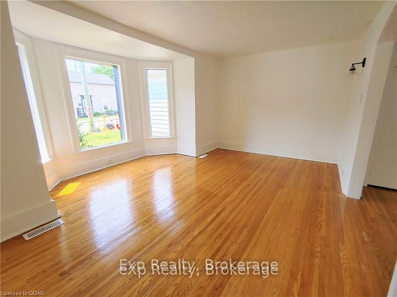 33 Murney Street, Belleville, ON, K8P 3N5 - 7